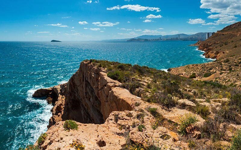 La ruta inicia en Benidorm, justo al final de la avenida del Mediterráneo