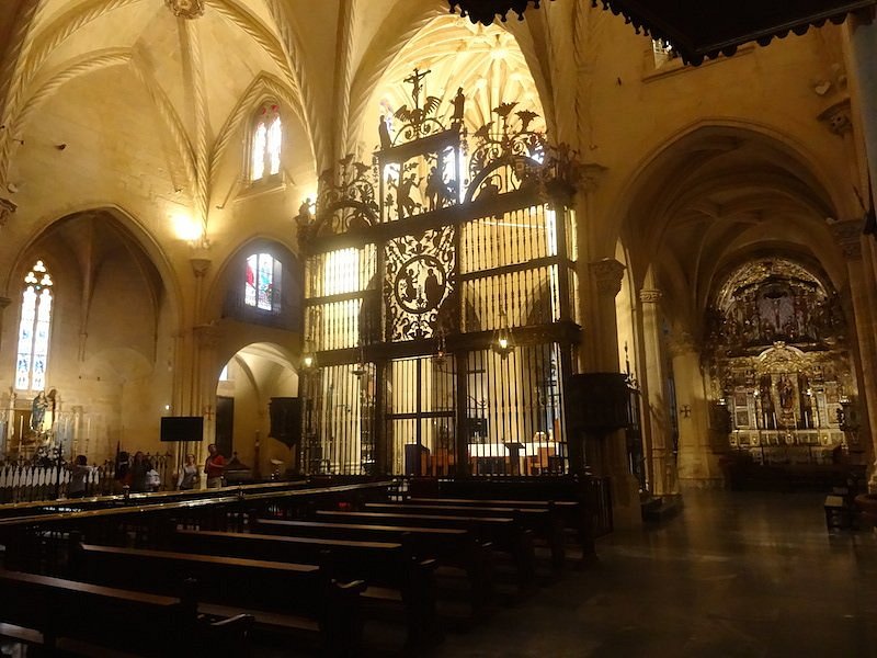 Dirigirse a la Catedral del Salvador en Orihuela