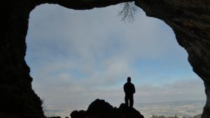 Cueva de Bolumini desde el camping de Mariola