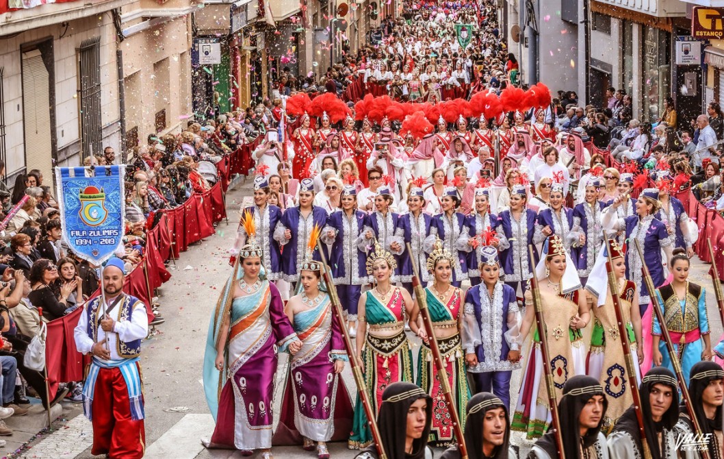 Celebrando las Fiestas de Moros y Cristianos de Alcoy