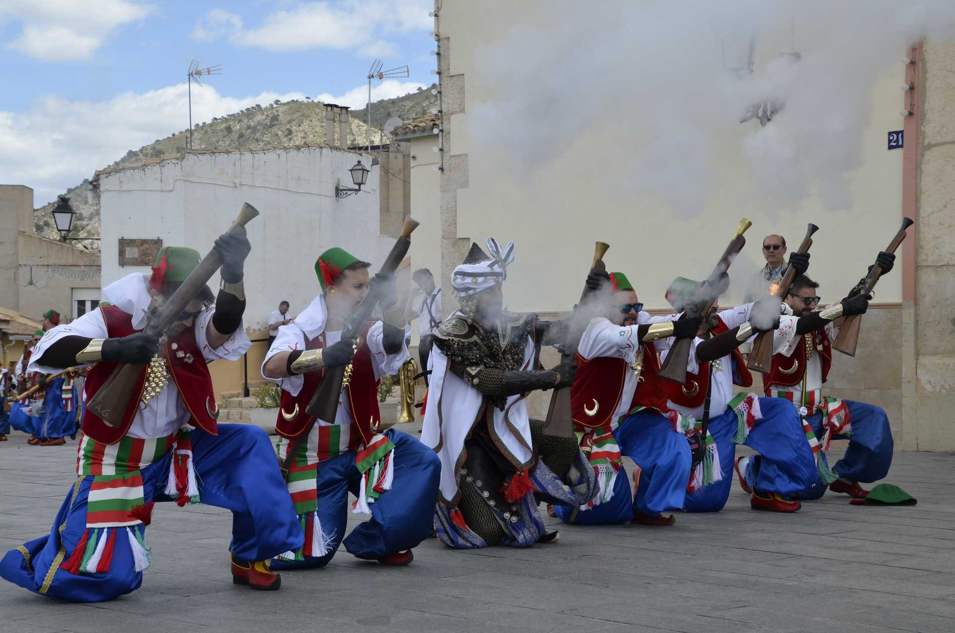 Celebrando las Fiestas de Moros y Cristianos de Alcoy