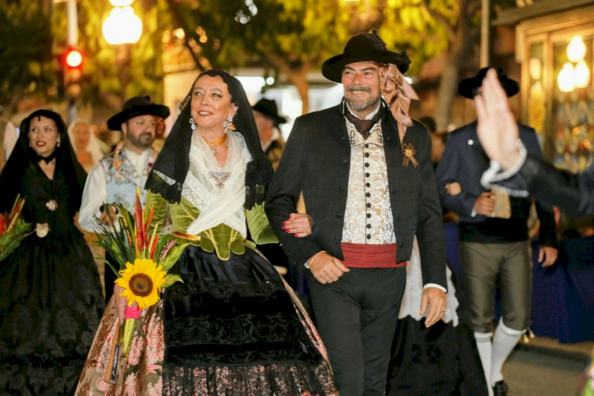 Ofrenda floral a la Virgen del Remedio en Alicante