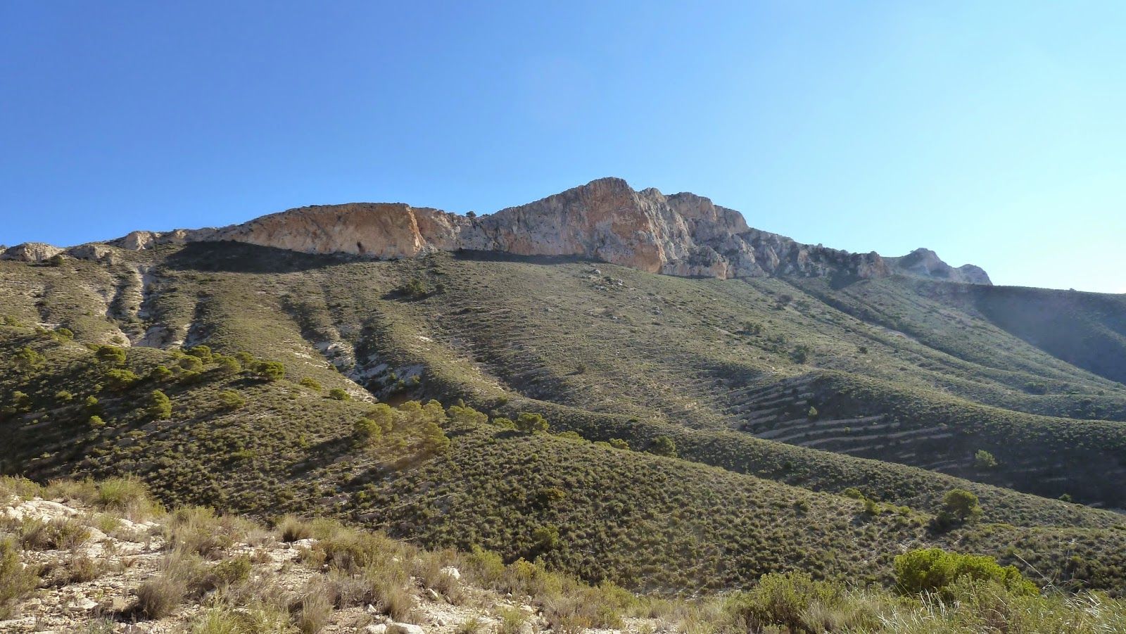 Ruta a la Penya Migjorn en Xixona