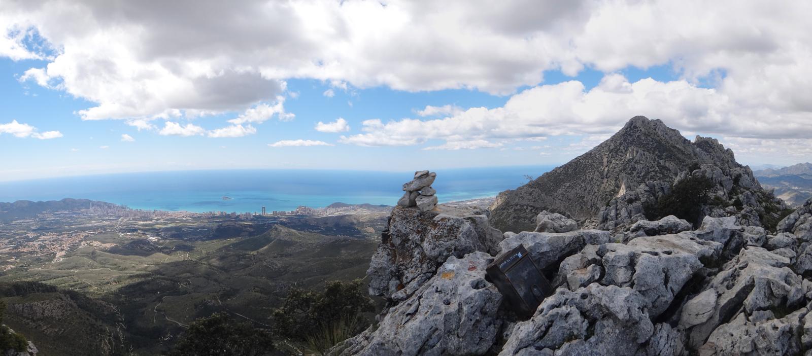 Ruta al Ponoig desde el helipuerto de Polop