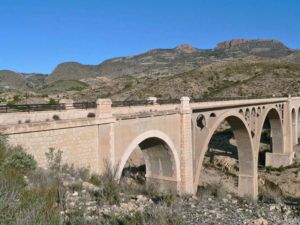 Ruta por la Vía Verde del Maigmó (Agost)