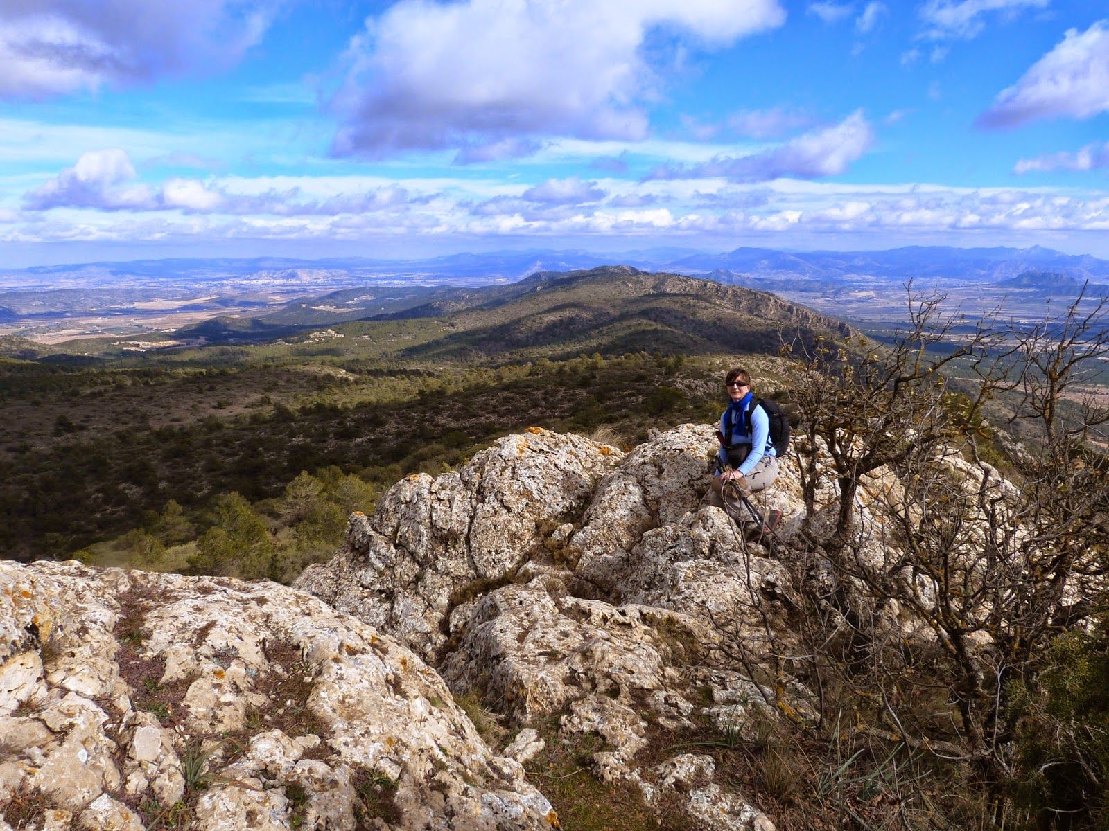 Subida a La Capilla en la sierra de Salinas