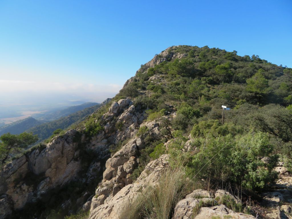 Subida a La Capilla en la sierra de Salinas